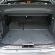 Dacia Duster III Hybrid Ladeboden