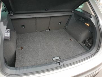 VW Tiguan II Standard-Ladeboden