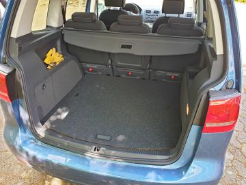 VW Touran II Ladeboden