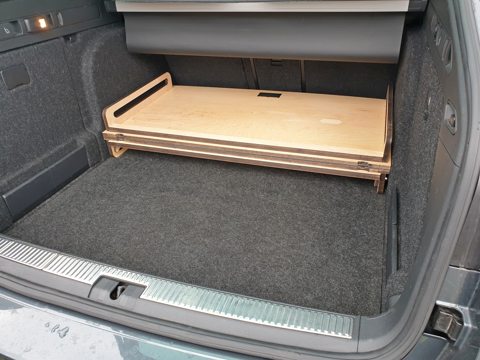 Skoda Superb III Ladeboden