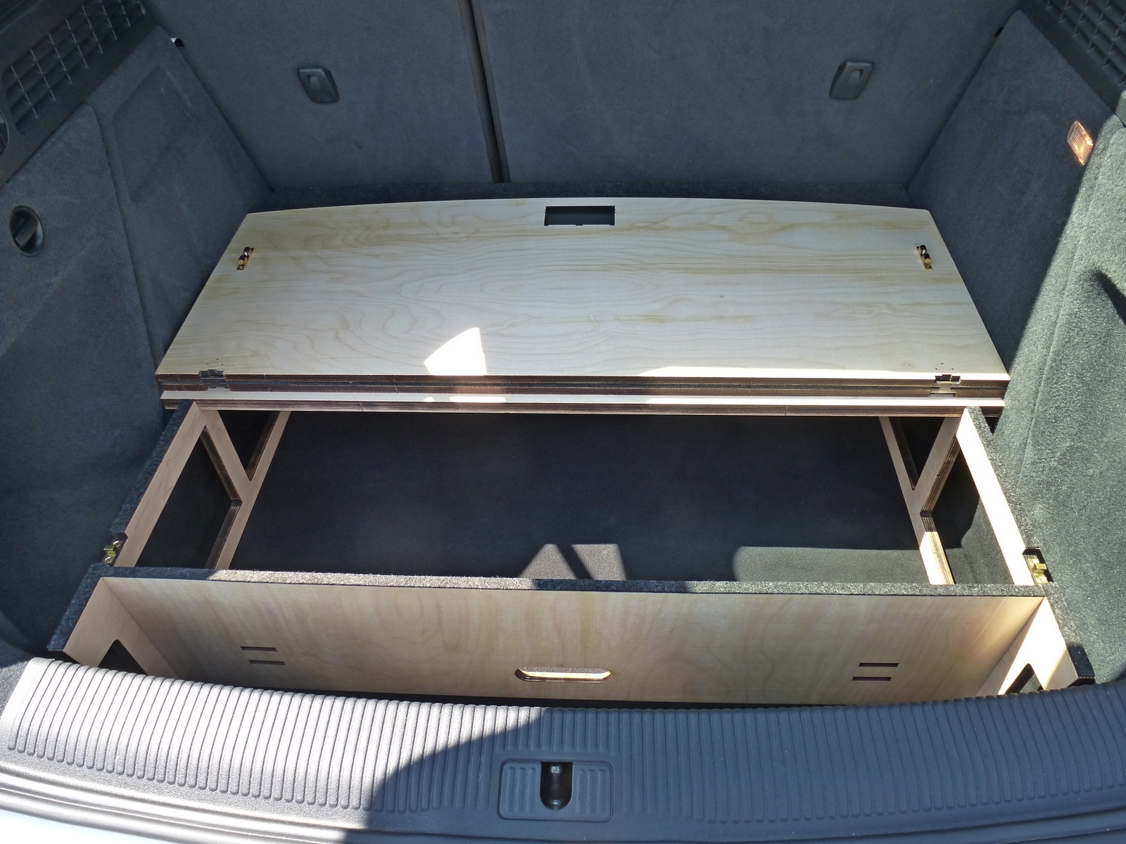 Audi Q3 Ladeboden - Hohe Version