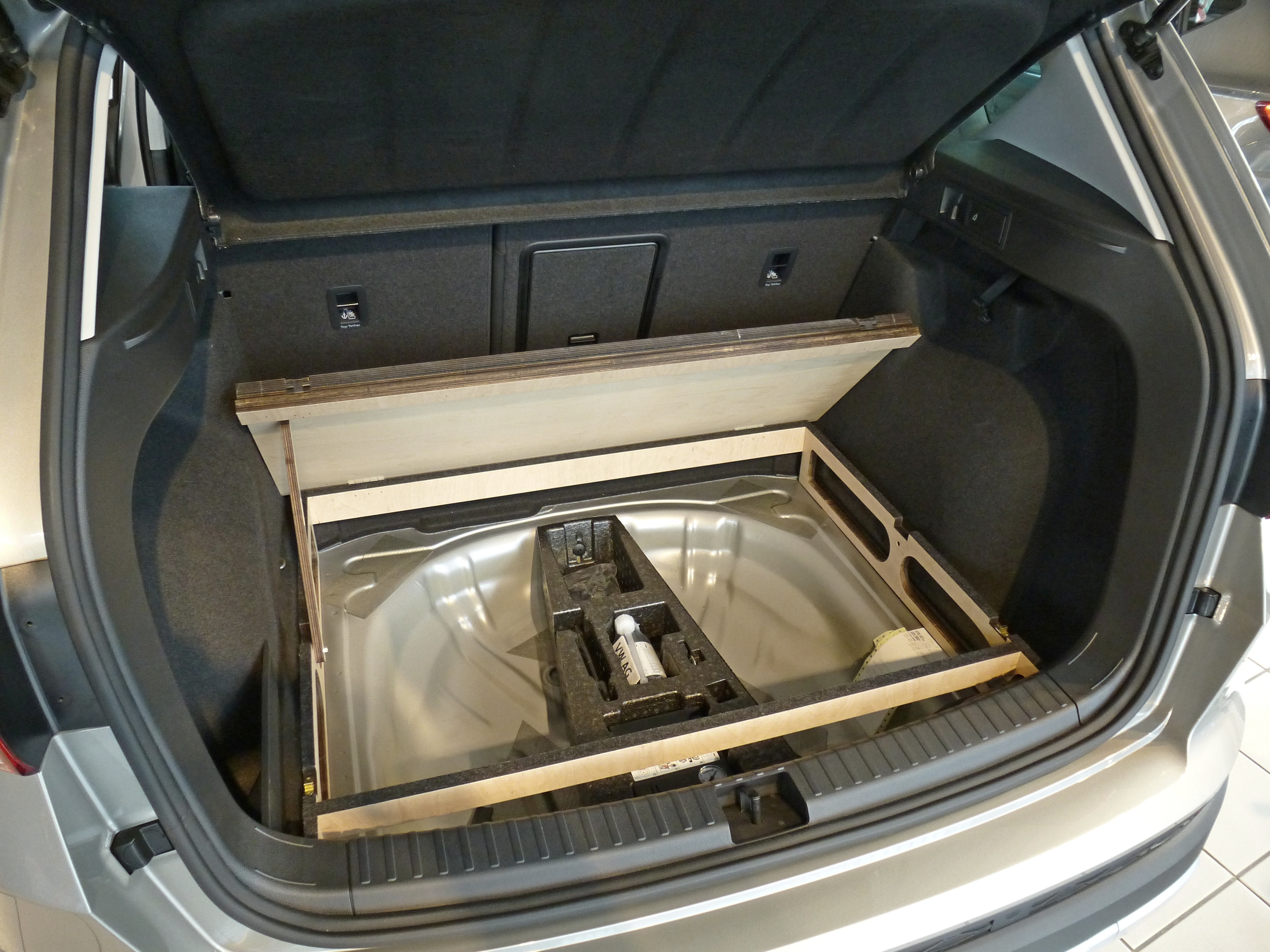 Seat Ateca Ladeboden - Standard Version