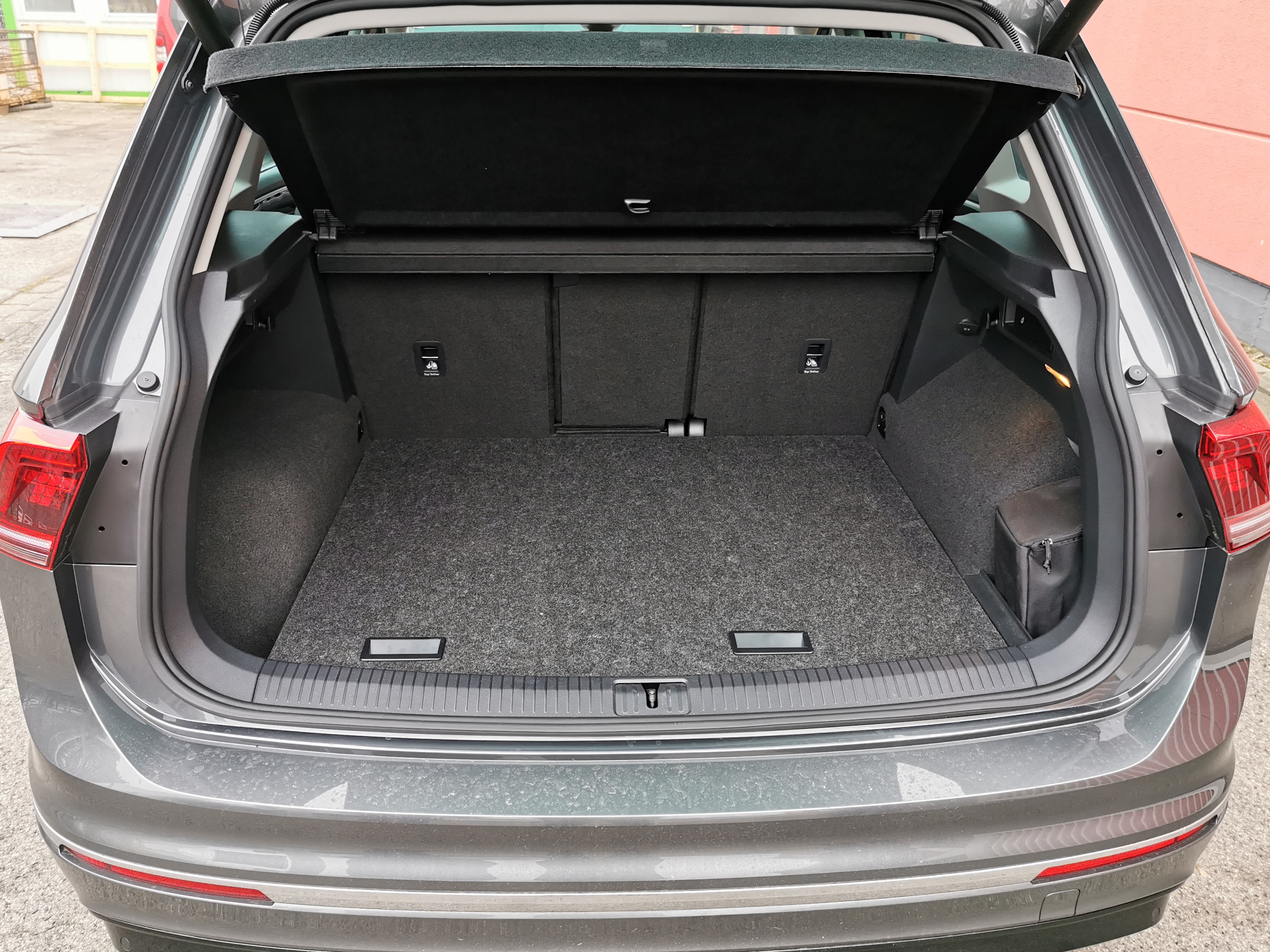 VW Tiguan II  Hundebox Version