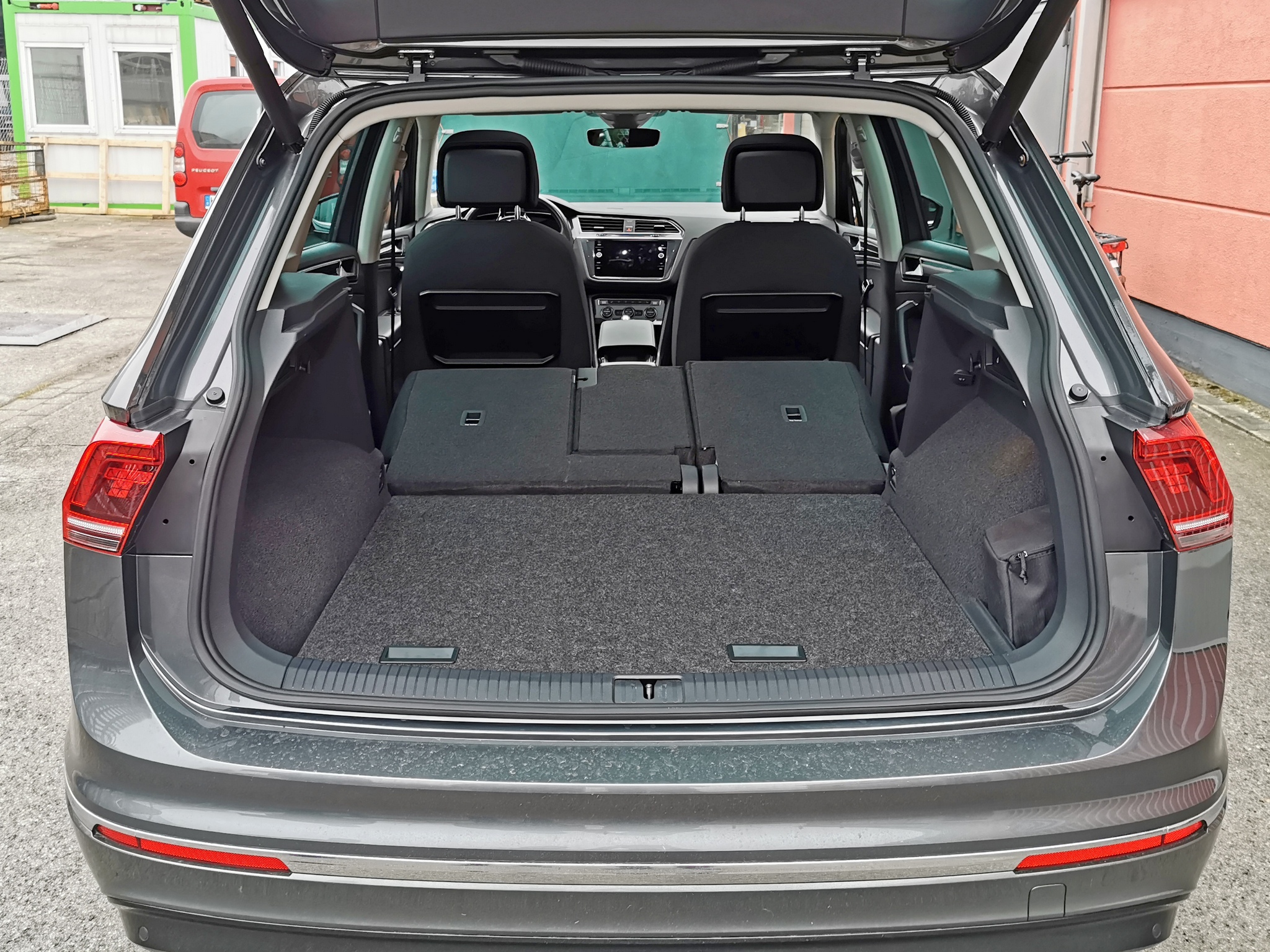 VW Tiguan II  Hundebox Version