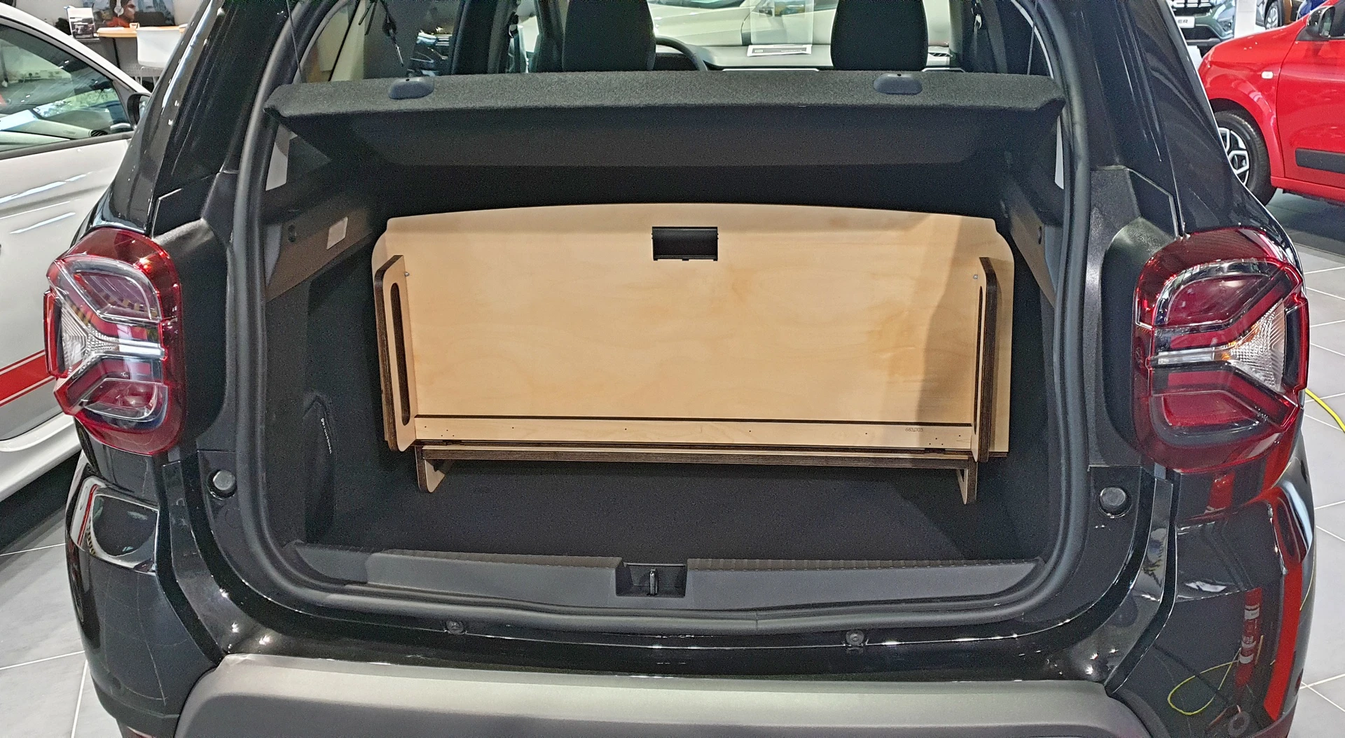 Dacia Duster II Ladeboden