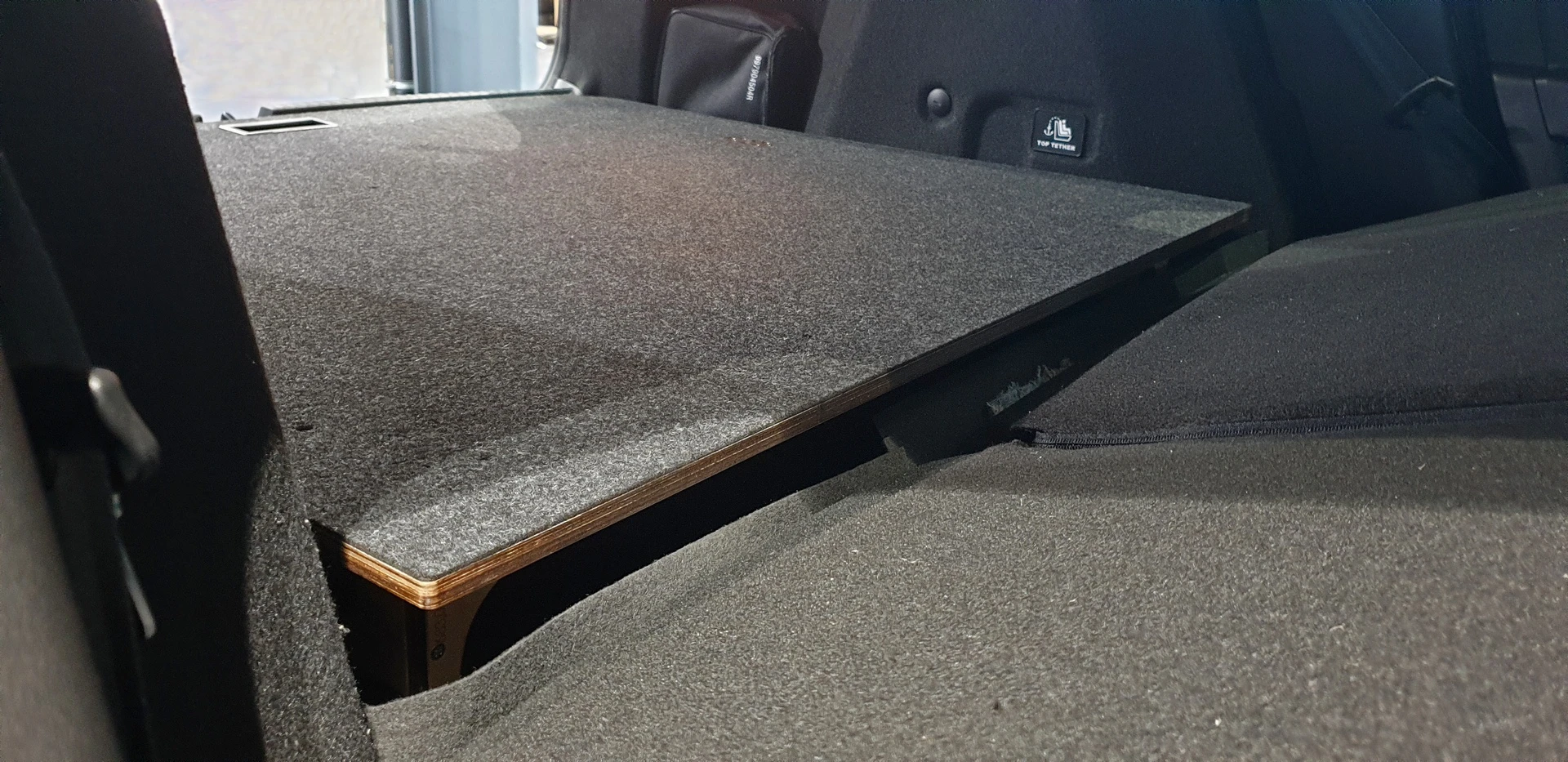 Dacia Duster II Ladeboden