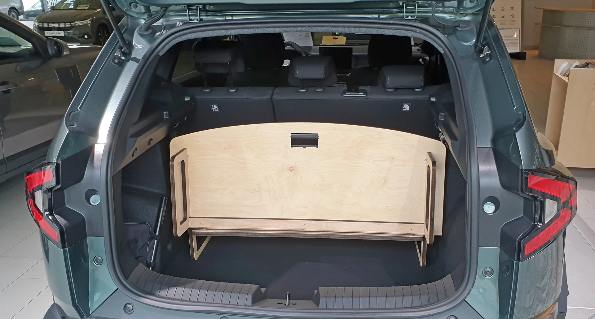 Dacia Duster III  Ladeboden