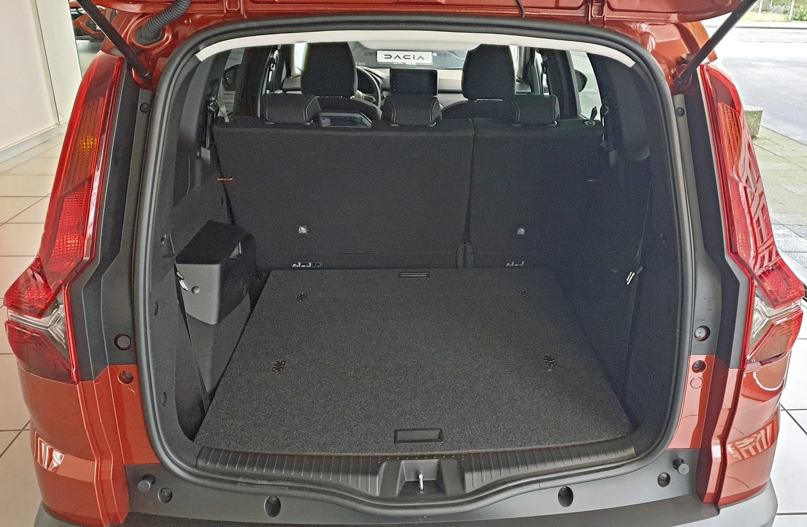Dacia Jogger (7-Sitzer) Ladeboden