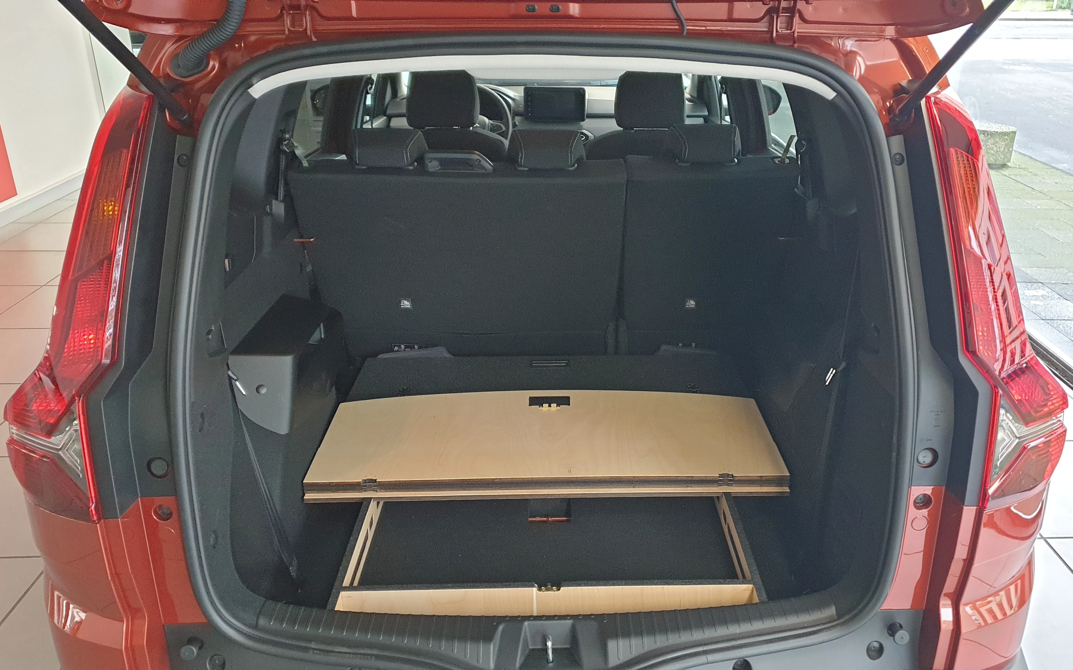 Dacia Jogger (7-Sitzer) Ladeboden