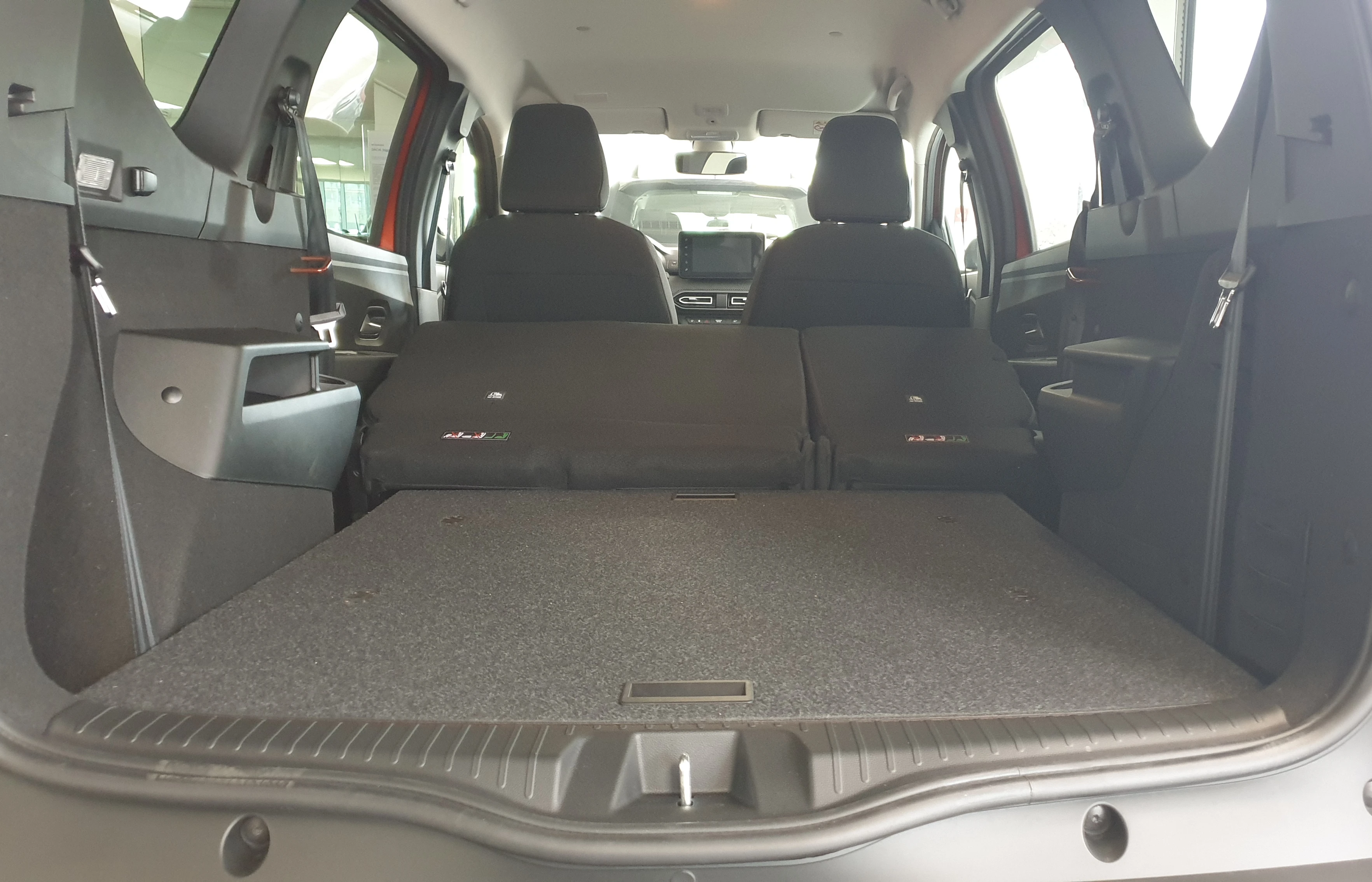 Dacia Jogger (7-Sitzer) Ladeboden