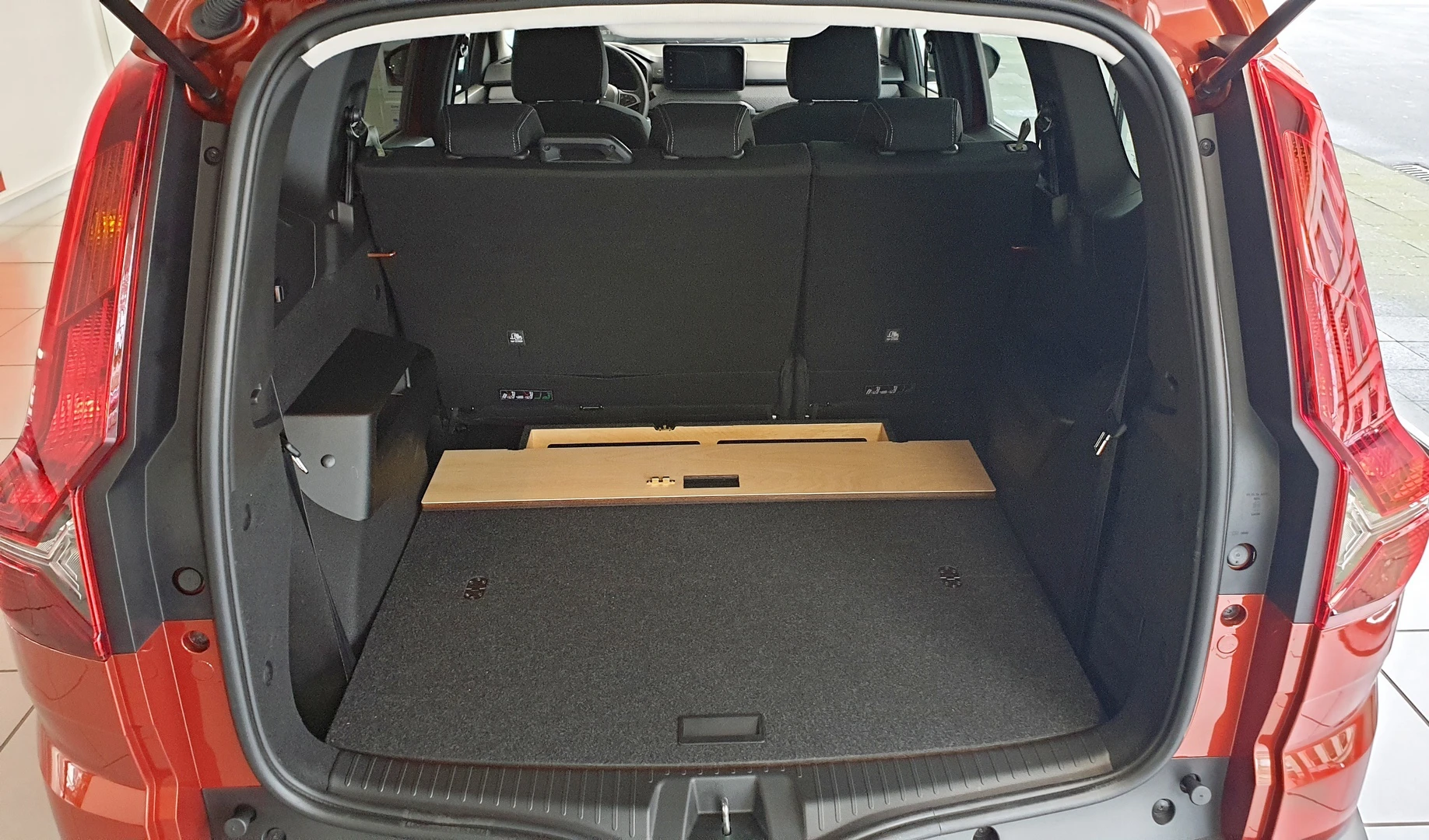 Dacia Jogger (7-Sitzer) Ladeboden