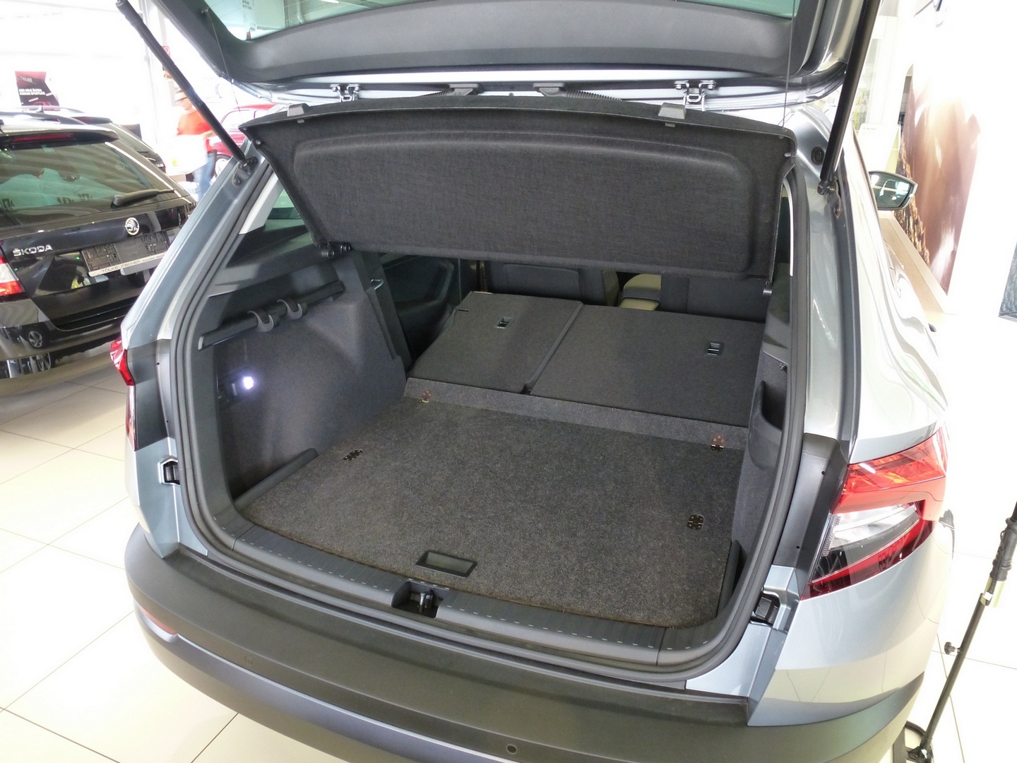 Skoda Karoq Ladeboden - Standard Version
