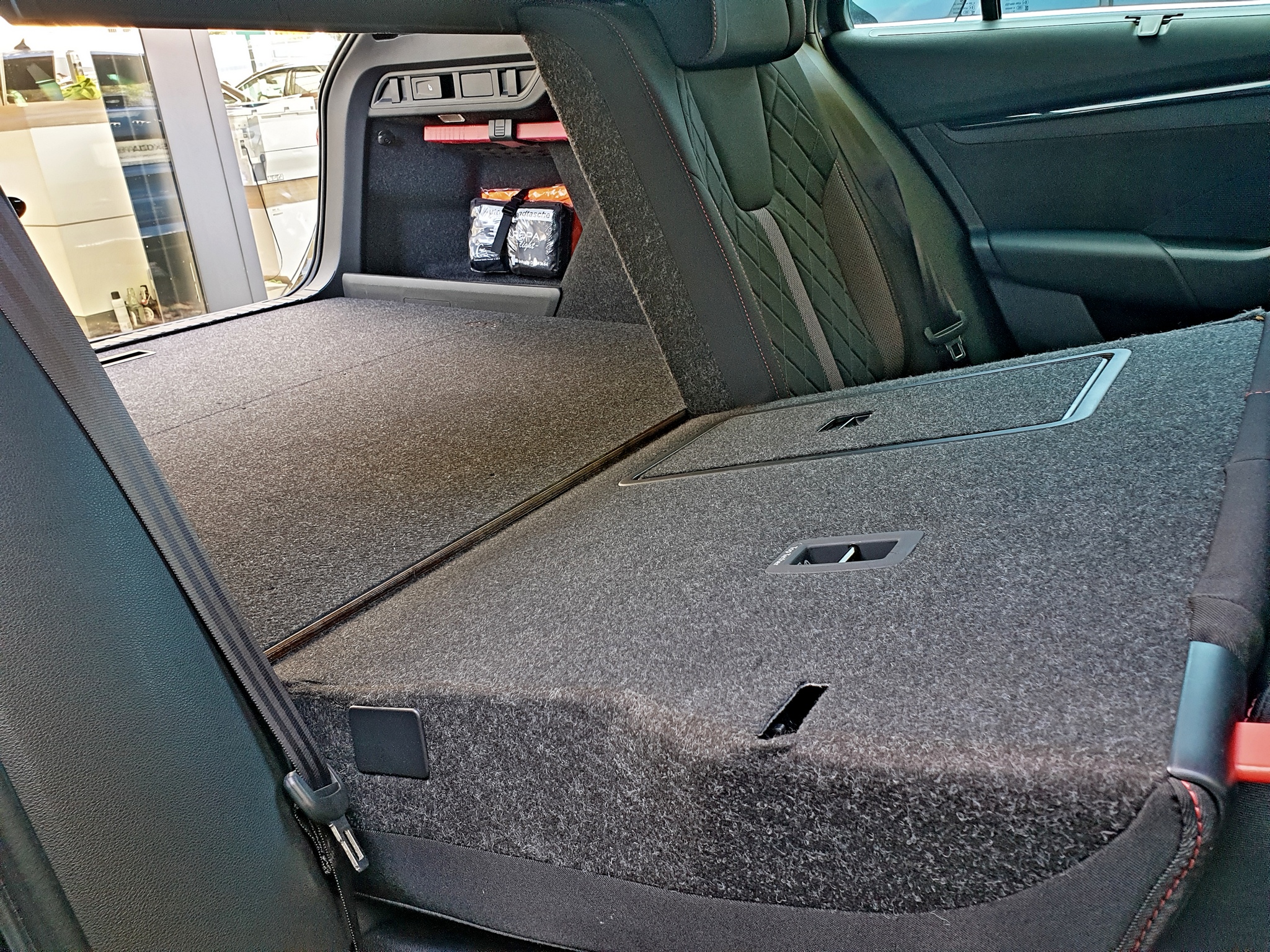 Skoda Octavia Ladeboden