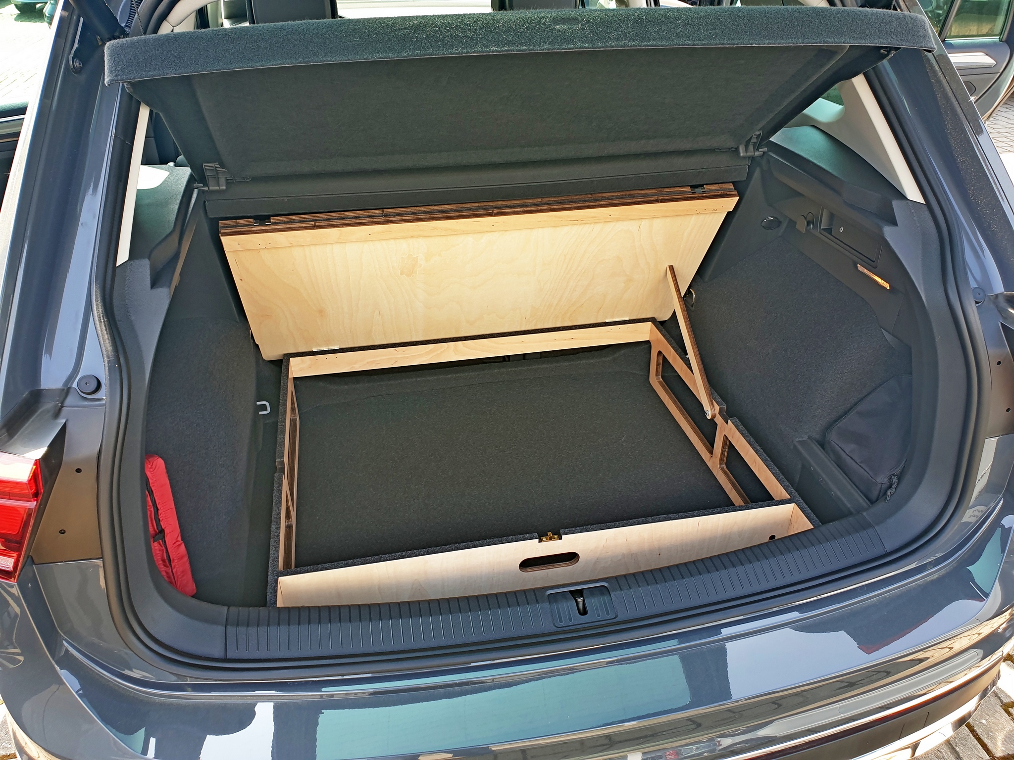VW Tiguan II Standard-Ladeboden