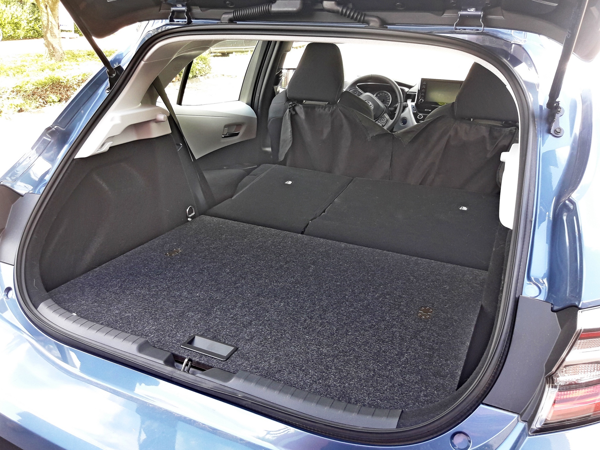 Toyota Corolla Ladeboden