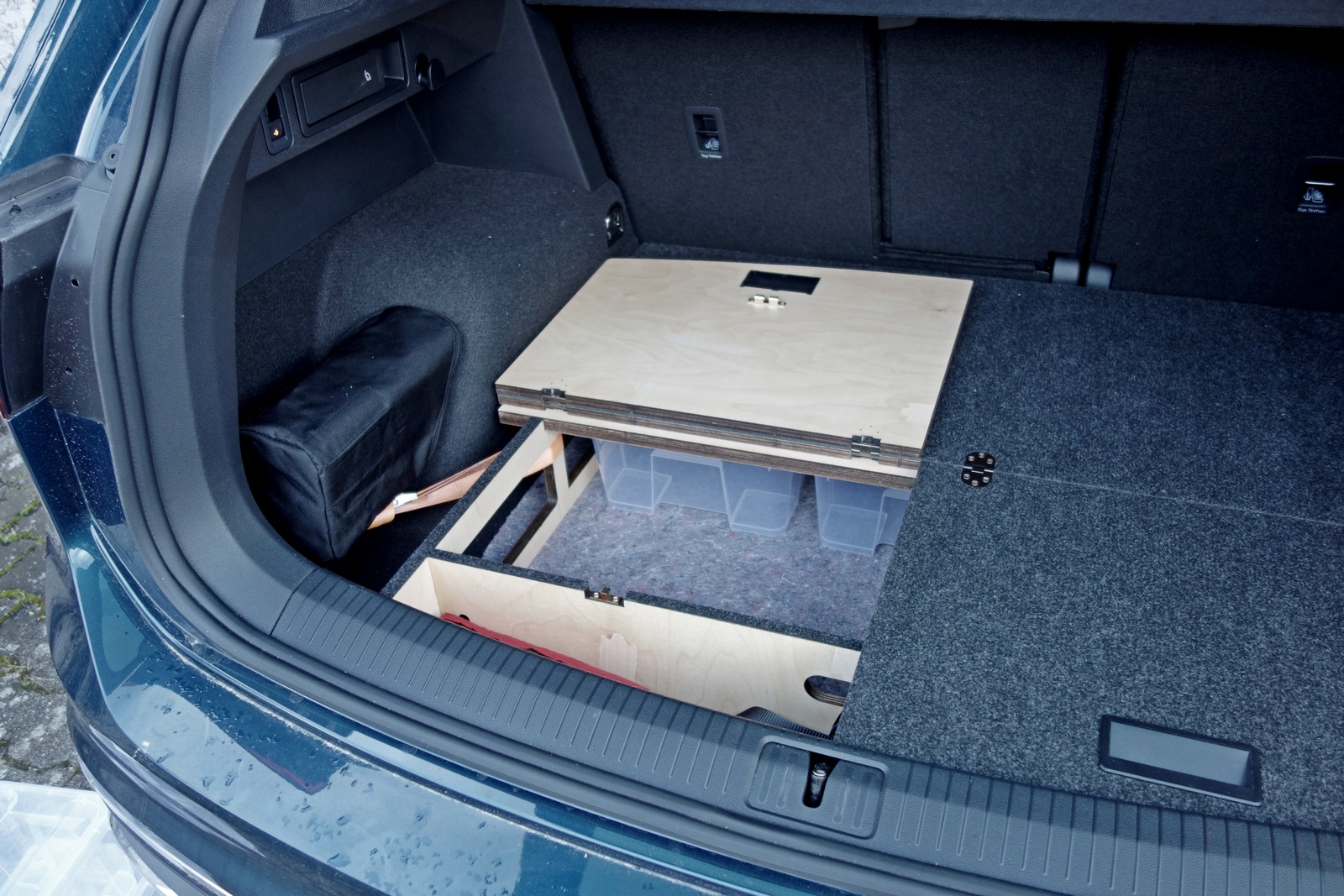 VW Tiguan II Standard-Ladeboden