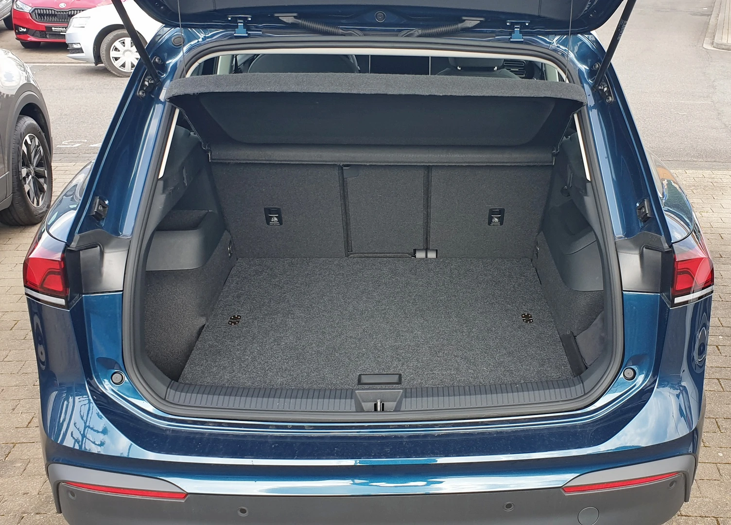 VW Tiguan III Standard-Ladeboden