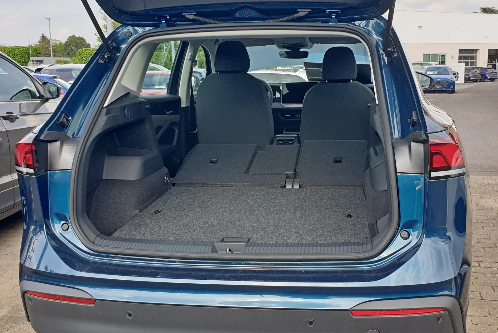 VW Tiguan III Standard-Ladeboden
